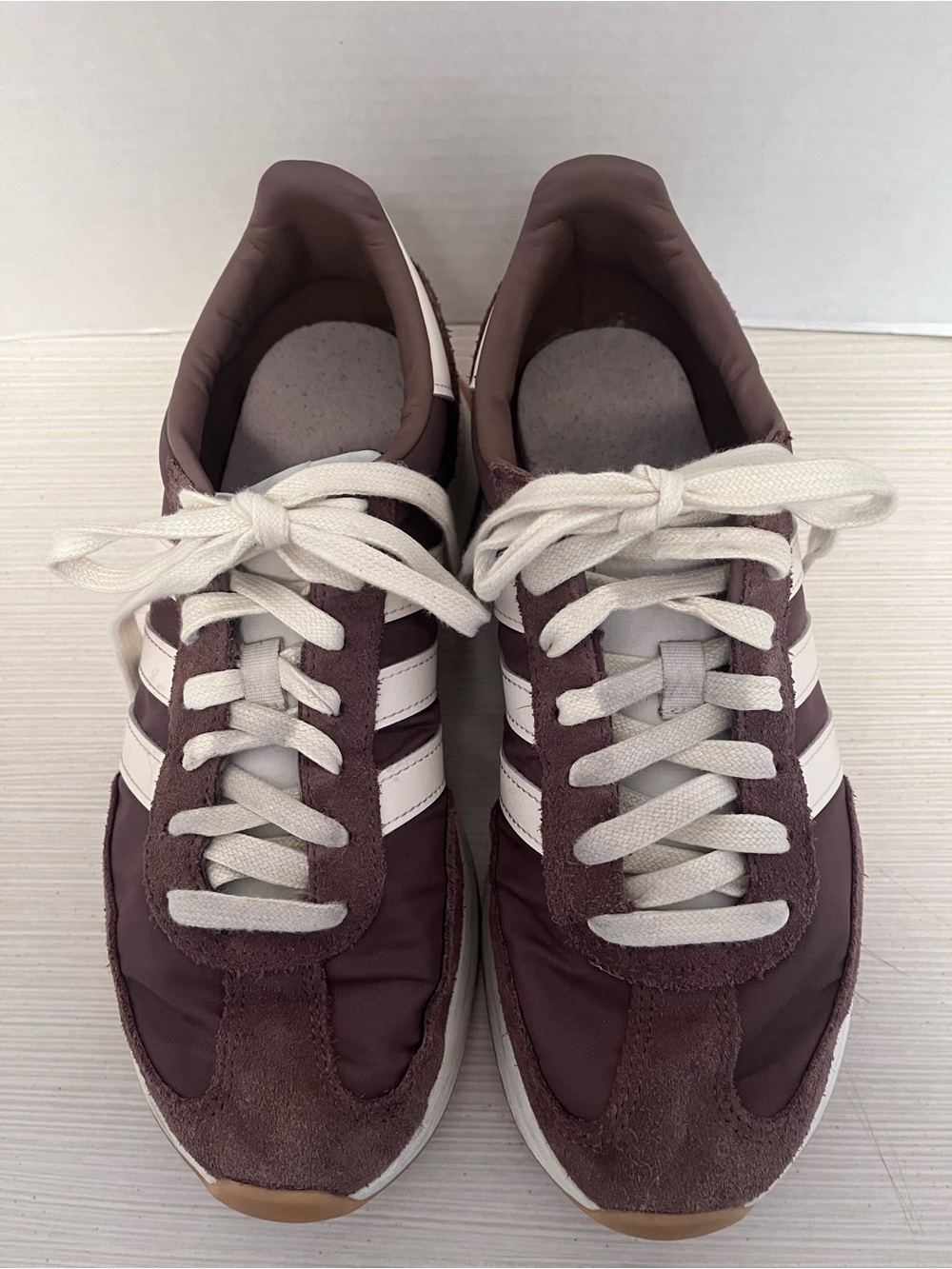 Adidas Brown and White Classic Sneakers Sz 8 - Picture 2 of 7